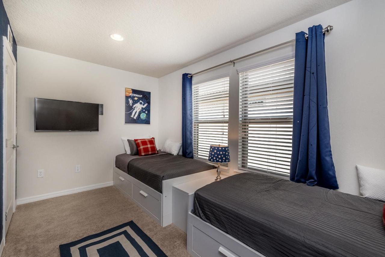 Large Wprivate Pool&game Waterpark Kissimmee